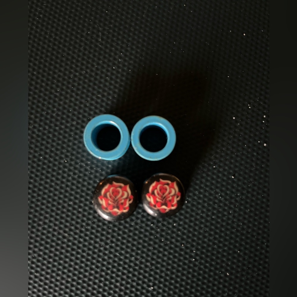 9/16 Plugs/ Tunnels
